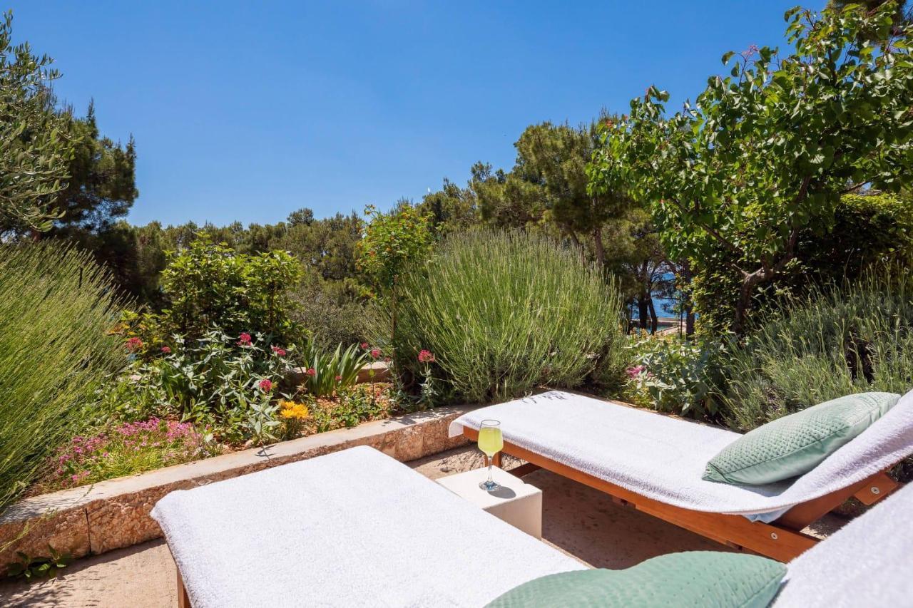 Silvana * Sveta Nedelja (Hvar)